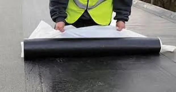Laying waterproof membrane